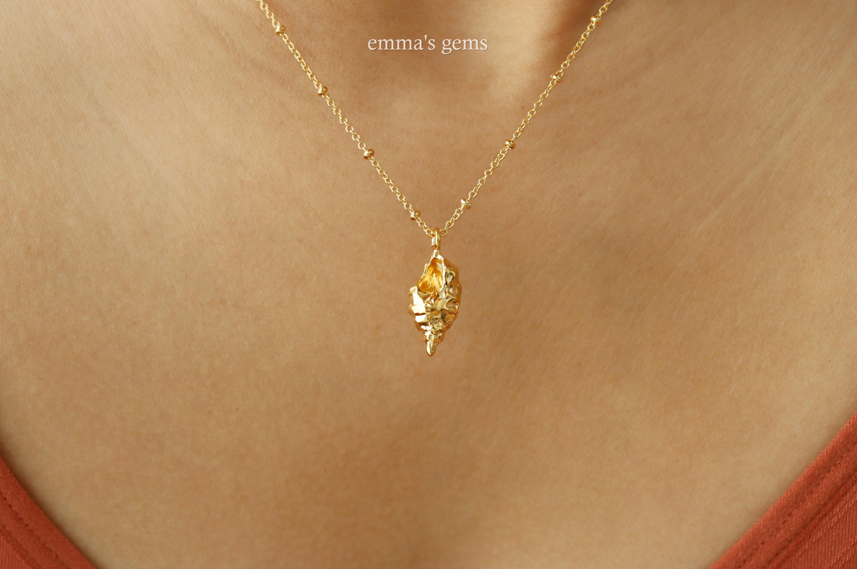 Realistic Spiral Conch Shell necklace, Satellite Chain