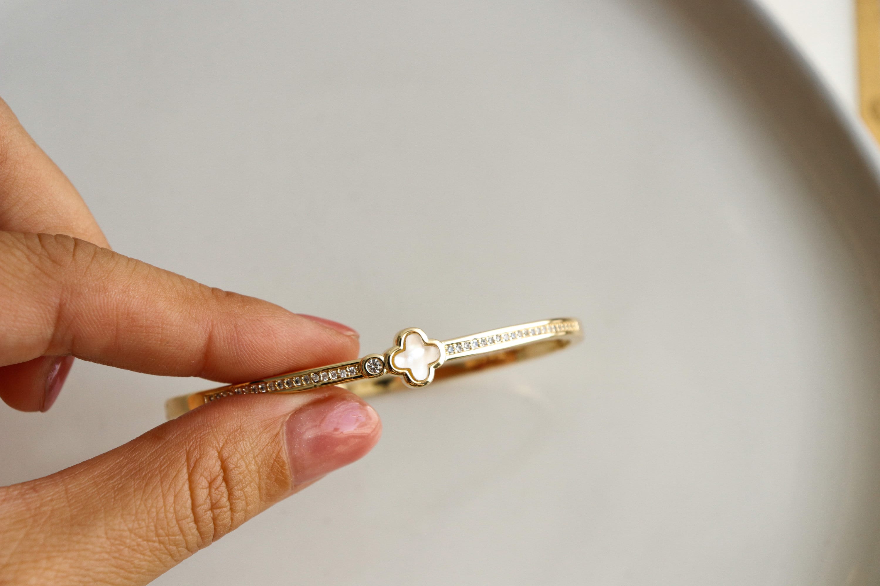 Mother of Pearl Clover Rhinestone Clamp Bangle