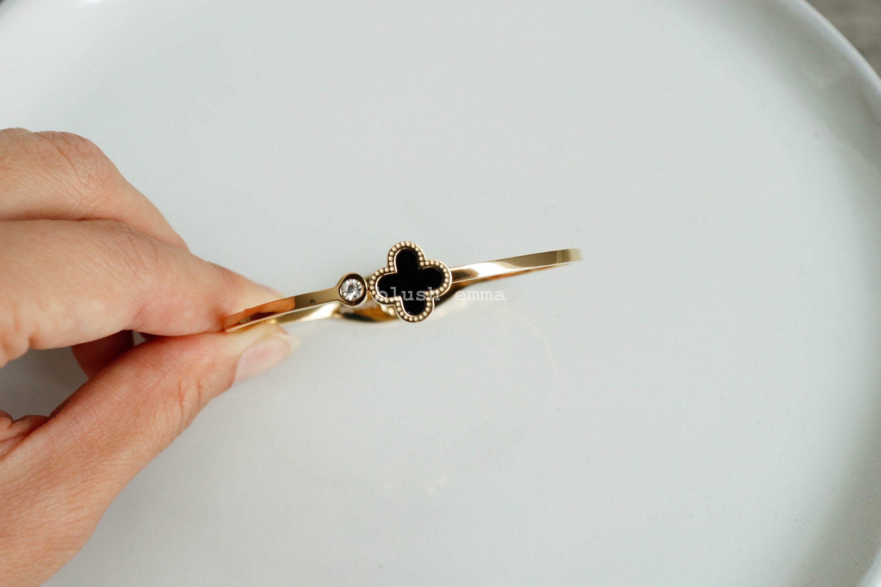 Black Clover with Accent Cubic Spring Bangle Bracelet